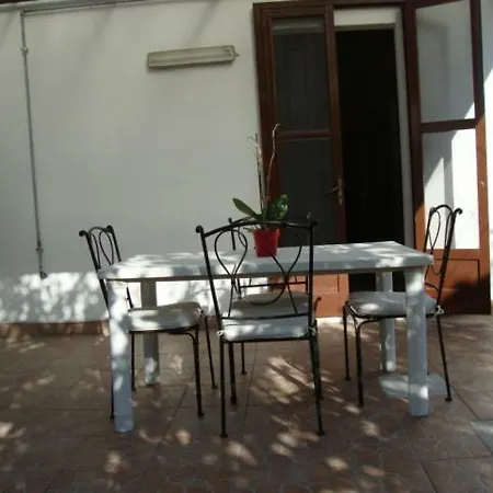 Casa Vacanze Garibaldi Vakantiehuis Felline