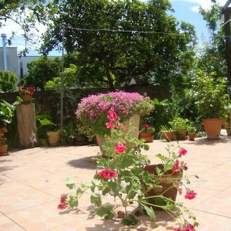 Casa Vacanze Garibaldi Vakantiehuis Felline